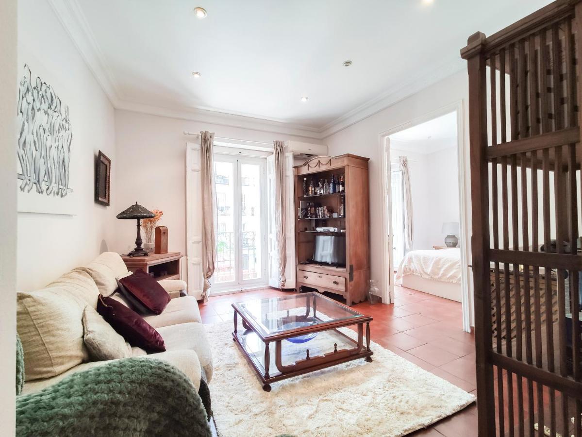 Charmy Chueca's Square Apartamento *